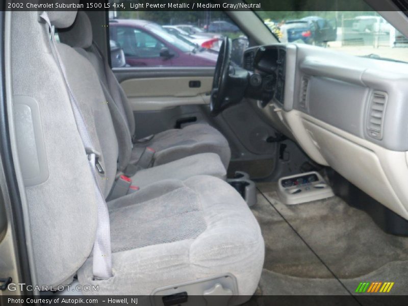 Light Pewter Metallic / Medium Gray/Neutral 2002 Chevrolet Suburban 1500 LS 4x4