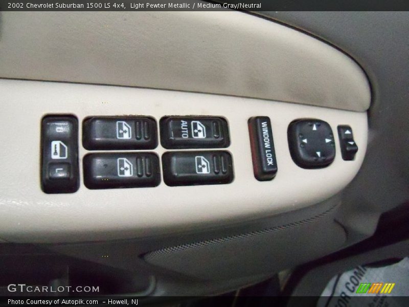 Light Pewter Metallic / Medium Gray/Neutral 2002 Chevrolet Suburban 1500 LS 4x4