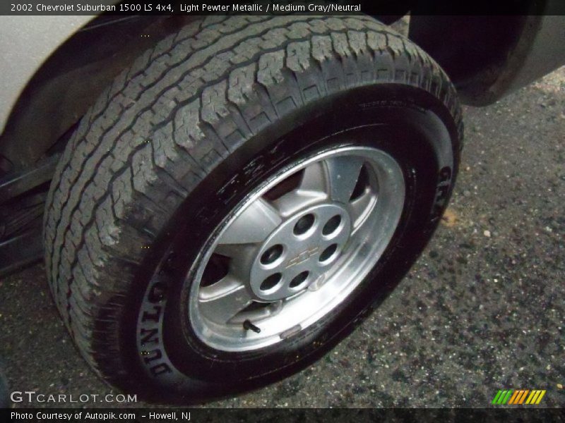 Light Pewter Metallic / Medium Gray/Neutral 2002 Chevrolet Suburban 1500 LS 4x4