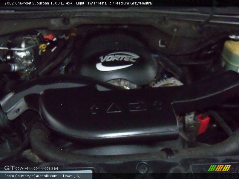 Light Pewter Metallic / Medium Gray/Neutral 2002 Chevrolet Suburban 1500 LS 4x4