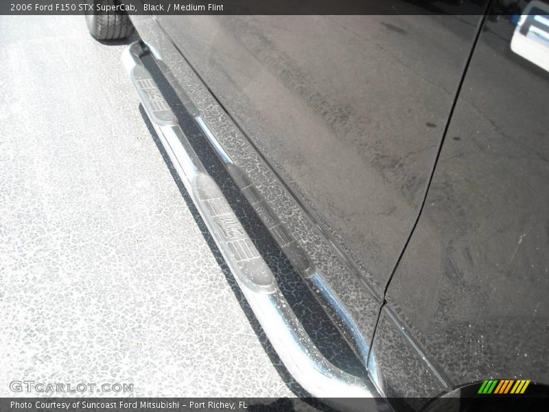 Black / Medium Flint 2006 Ford F150 STX SuperCab