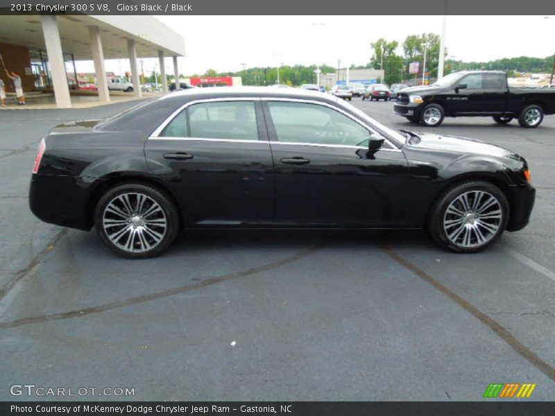  2013 300 S V8 Gloss Black