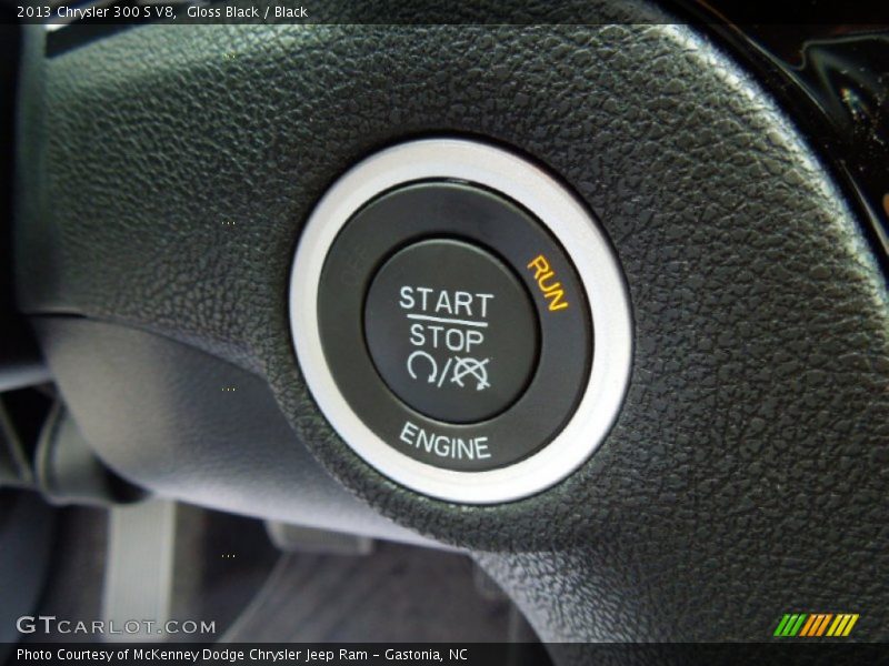 Gloss Black / Black 2013 Chrysler 300 S V8