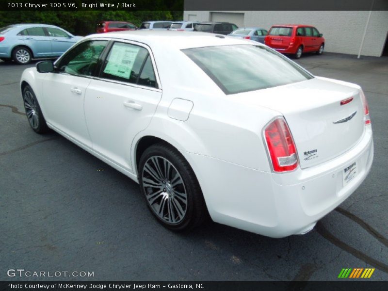 Bright White / Black 2013 Chrysler 300 S V6