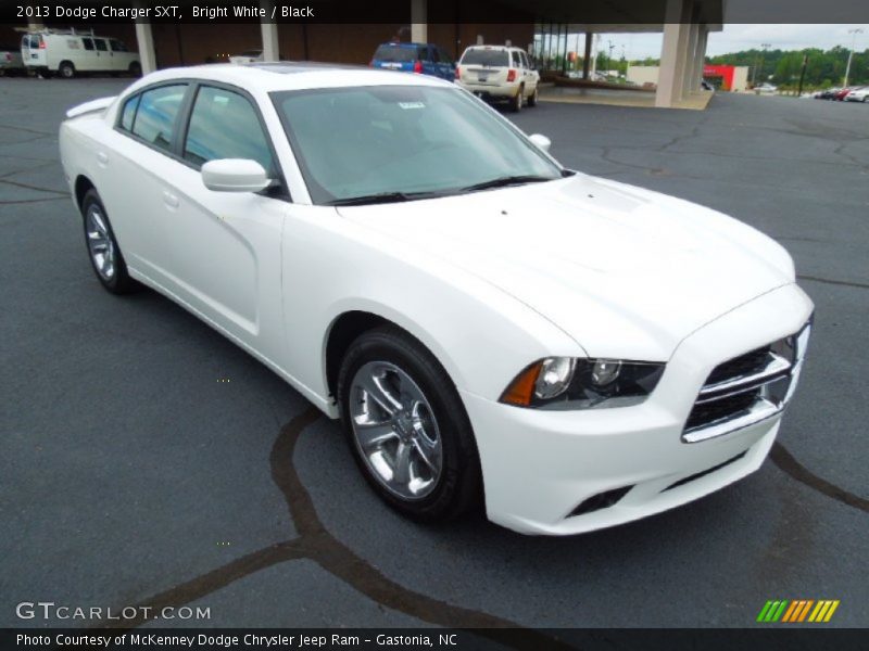 Bright White / Black 2013 Dodge Charger SXT