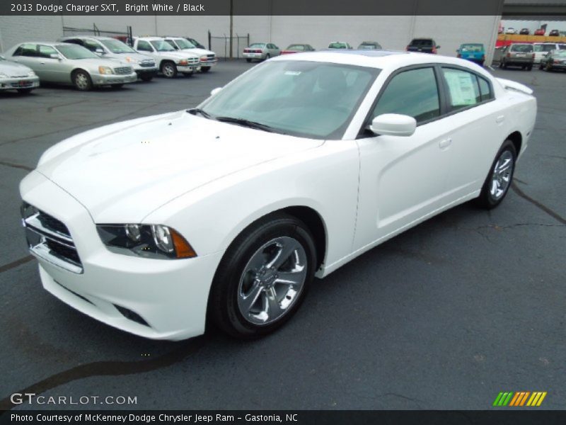 Bright White / Black 2013 Dodge Charger SXT