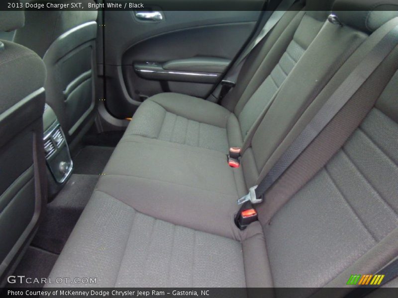 Bright White / Black 2013 Dodge Charger SXT