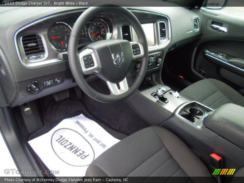 Bright White / Black 2013 Dodge Charger SXT