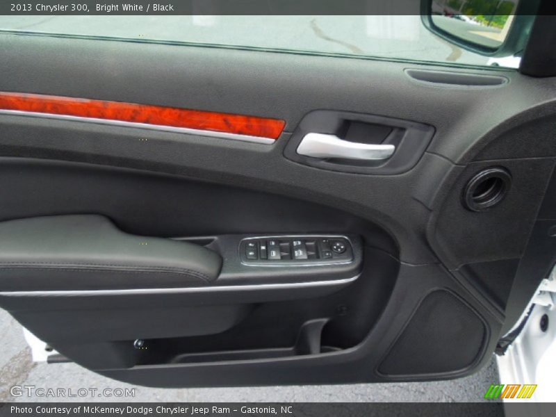 Bright White / Black 2013 Chrysler 300