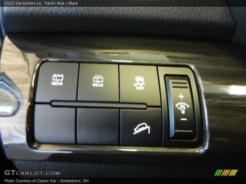 Pacific Blue / Black 2012 Kia Sorento LX