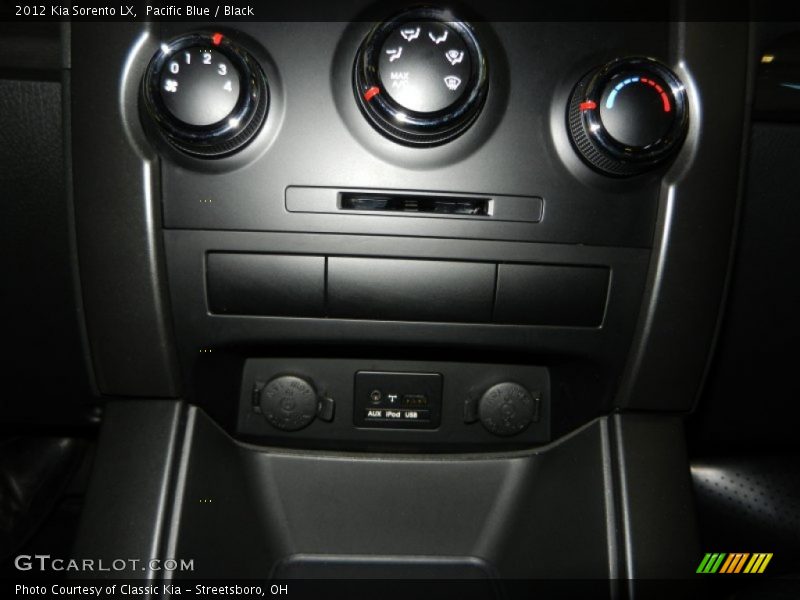 Pacific Blue / Black 2012 Kia Sorento LX