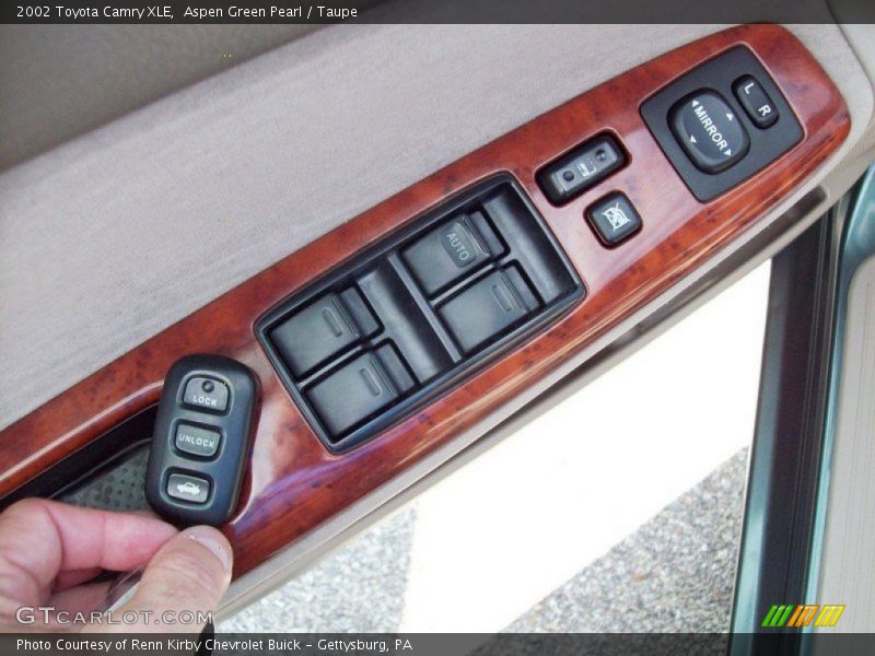 Aspen Green Pearl / Taupe 2002 Toyota Camry XLE