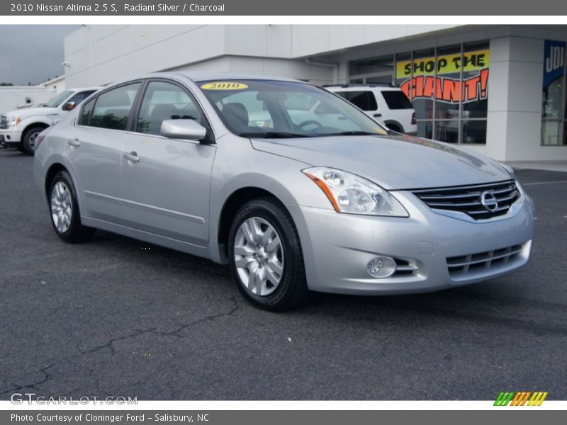 Radiant Silver / Charcoal 2010 Nissan Altima 2.5 S