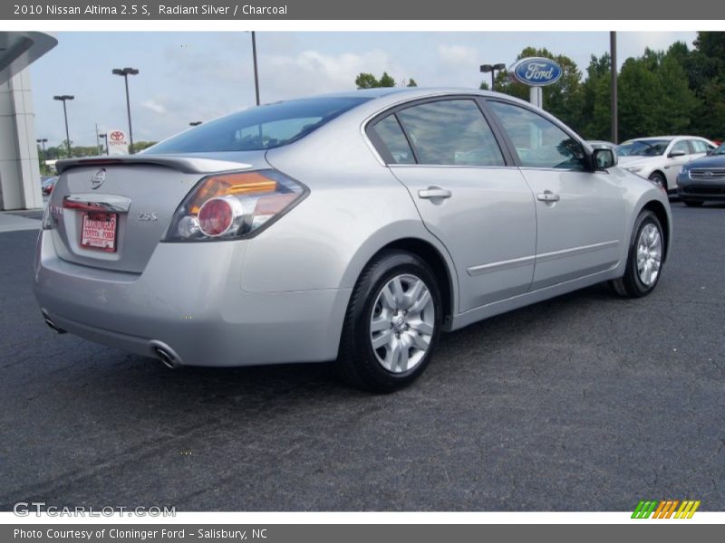 Radiant Silver / Charcoal 2010 Nissan Altima 2.5 S