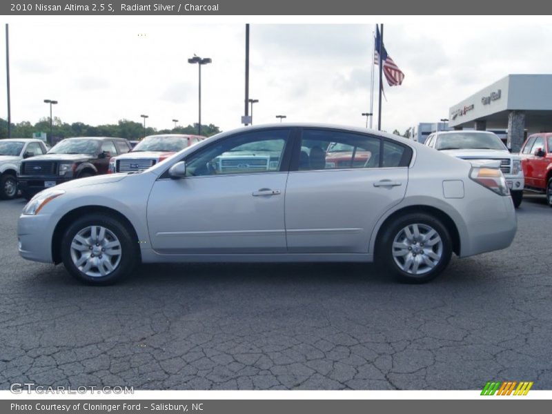 Radiant Silver / Charcoal 2010 Nissan Altima 2.5 S