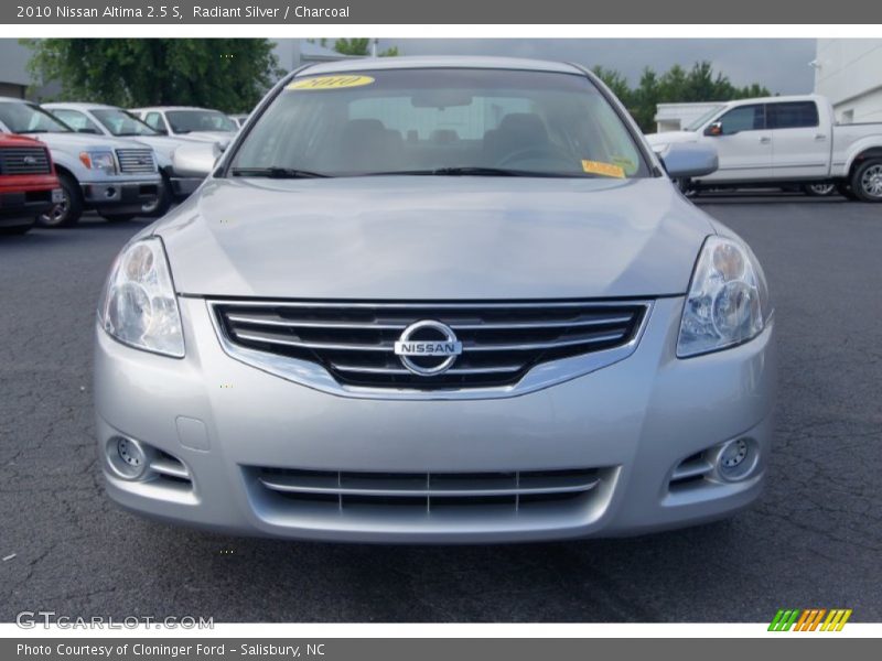 Radiant Silver / Charcoal 2010 Nissan Altima 2.5 S