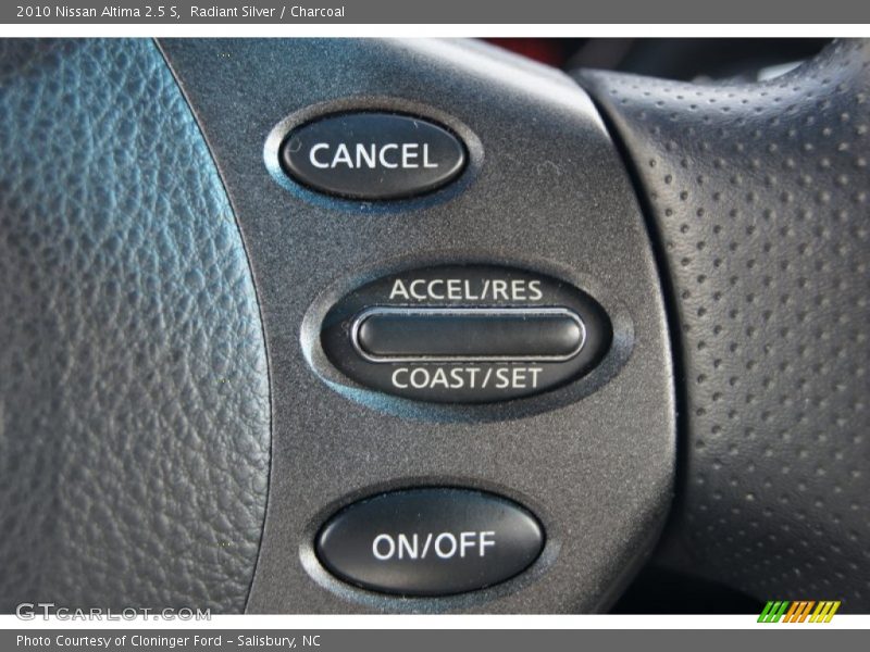 Radiant Silver / Charcoal 2010 Nissan Altima 2.5 S