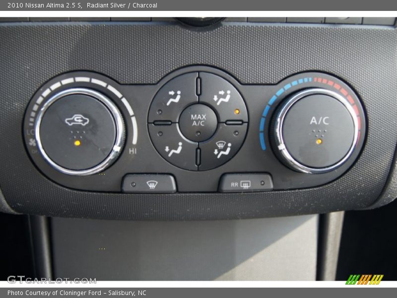 Radiant Silver / Charcoal 2010 Nissan Altima 2.5 S