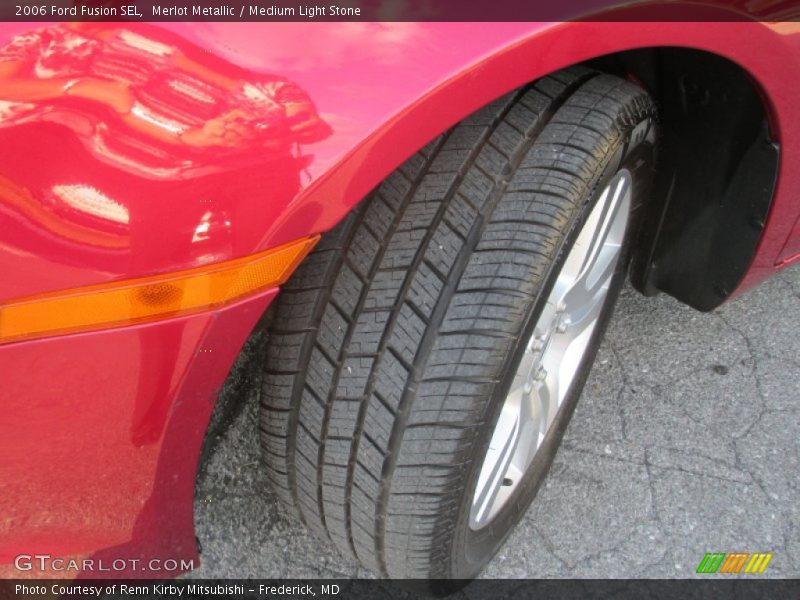 Merlot Metallic / Medium Light Stone 2006 Ford Fusion SEL