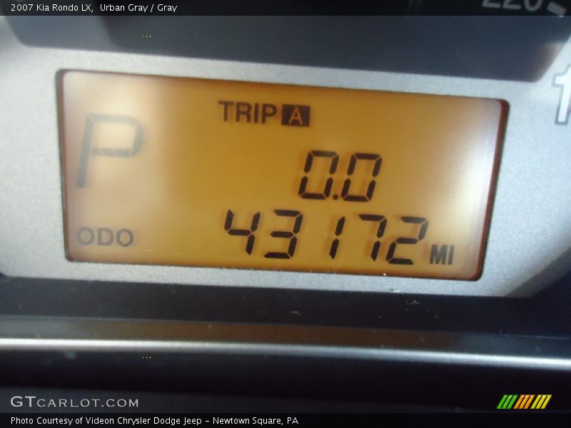 Urban Gray / Gray 2007 Kia Rondo LX