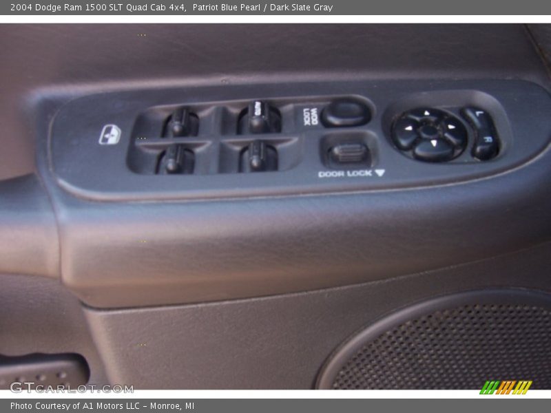 Patriot Blue Pearl / Dark Slate Gray 2004 Dodge Ram 1500 SLT Quad Cab 4x4