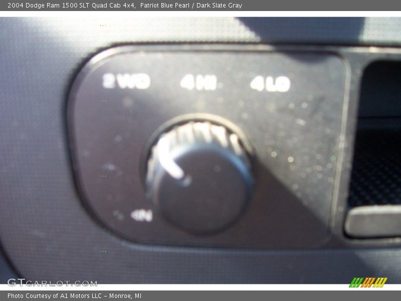 Patriot Blue Pearl / Dark Slate Gray 2004 Dodge Ram 1500 SLT Quad Cab 4x4