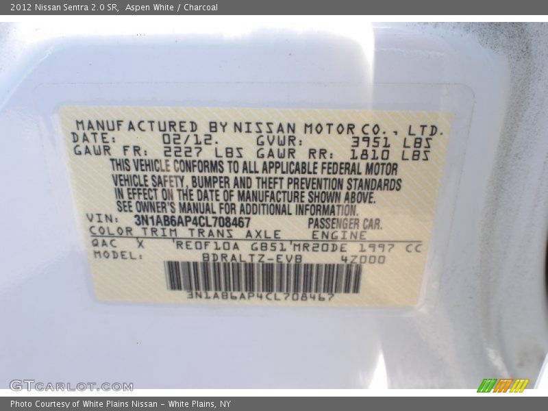 Aspen White / Charcoal 2012 Nissan Sentra 2.0 SR