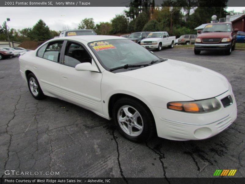 Ivory White / Taupe 2001 Pontiac Bonneville SE