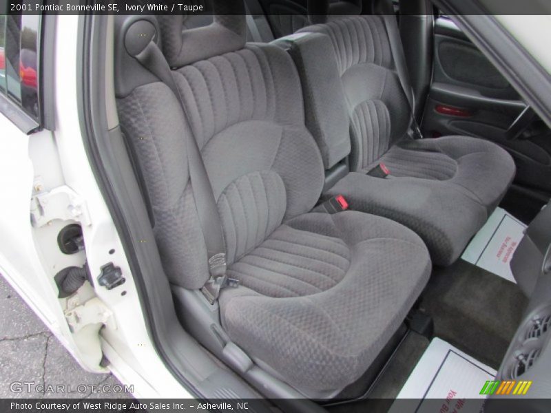 Ivory White / Taupe 2001 Pontiac Bonneville SE