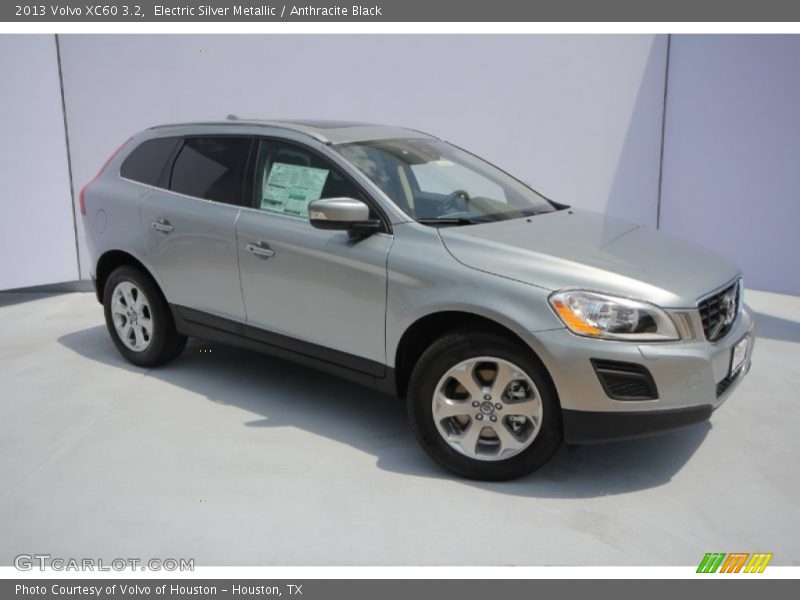 Electric Silver Metallic / Anthracite Black 2013 Volvo XC60 3.2