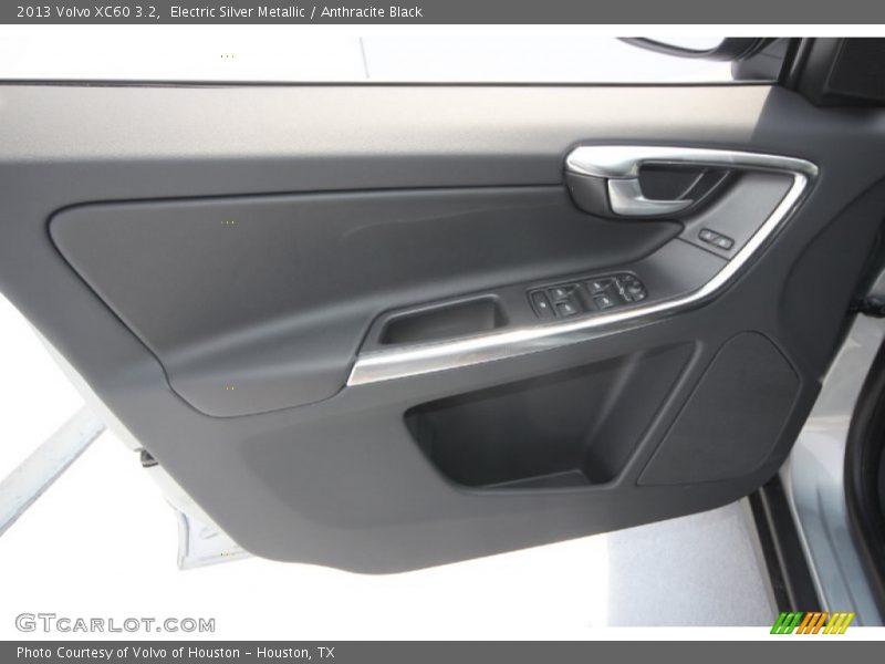 Electric Silver Metallic / Anthracite Black 2013 Volvo XC60 3.2