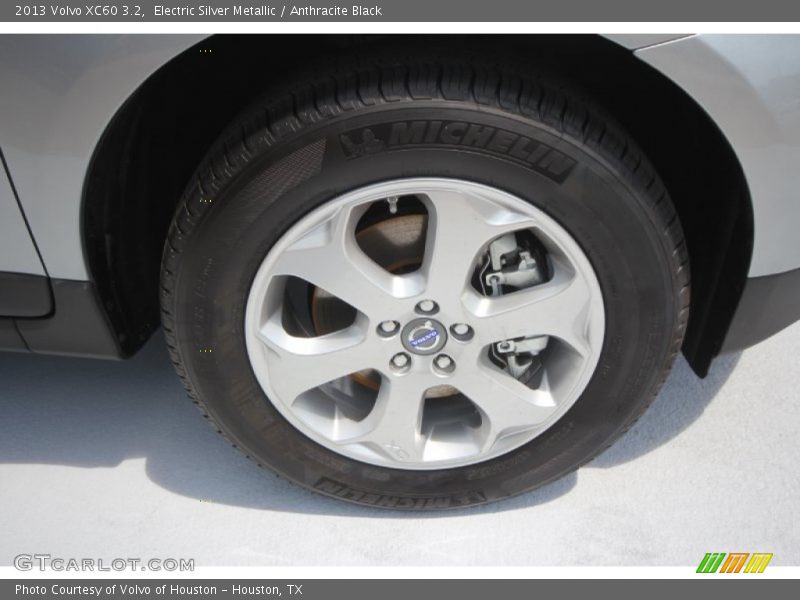 Electric Silver Metallic / Anthracite Black 2013 Volvo XC60 3.2