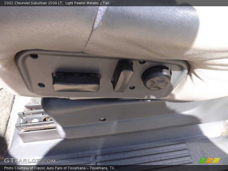 Light Pewter Metallic / Tan 2002 Chevrolet Suburban 1500 LT