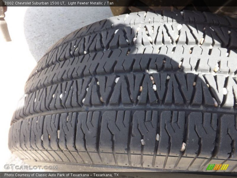 Light Pewter Metallic / Tan 2002 Chevrolet Suburban 1500 LT
