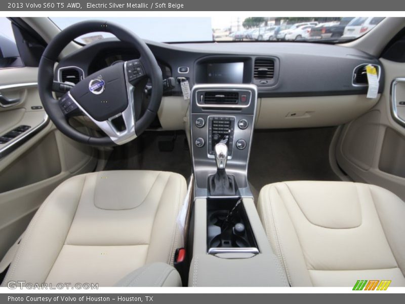 Dashboard of 2013 S60 T5 AWD