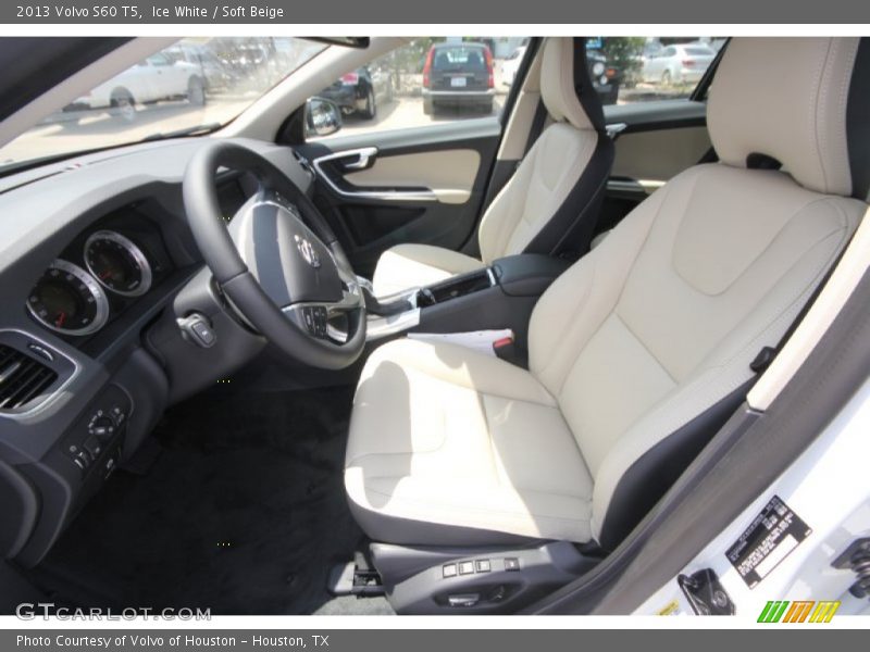 Ice White / Soft Beige 2013 Volvo S60 T5