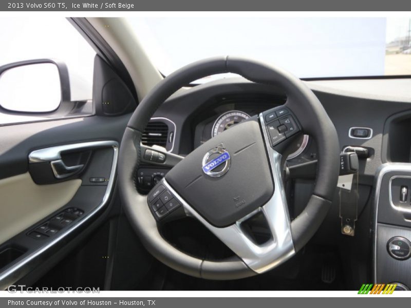 Ice White / Soft Beige 2013 Volvo S60 T5