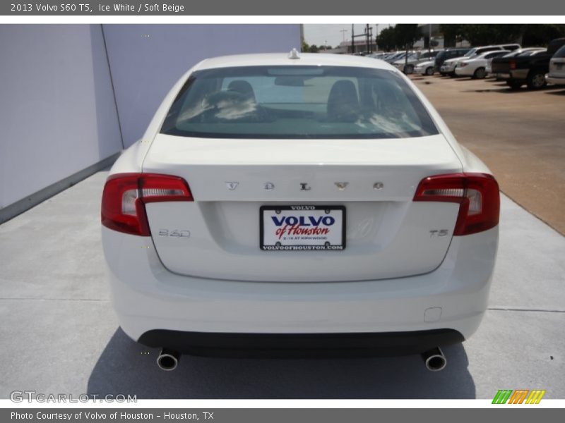 Ice White / Soft Beige 2013 Volvo S60 T5