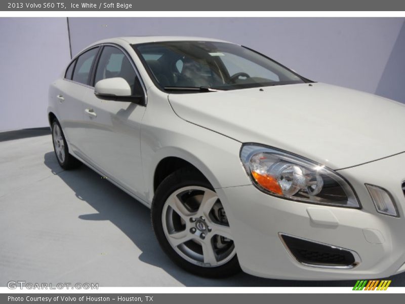 Ice White / Soft Beige 2013 Volvo S60 T5