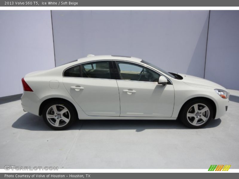 Ice White / Soft Beige 2013 Volvo S60 T5