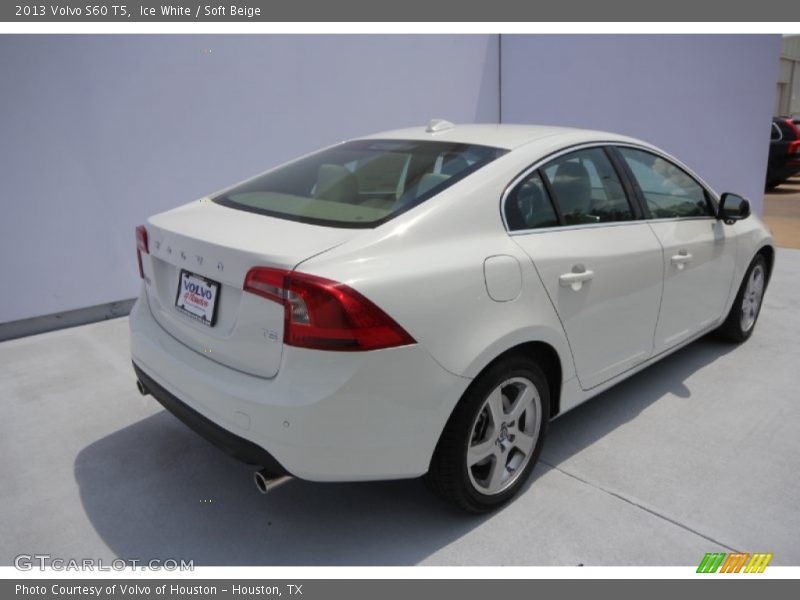 Ice White / Soft Beige 2013 Volvo S60 T5