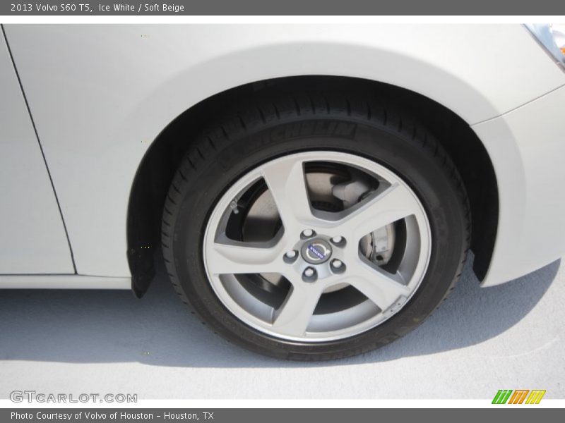 Ice White / Soft Beige 2013 Volvo S60 T5