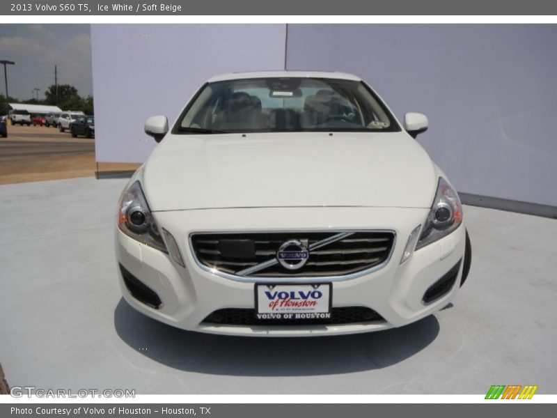 Ice White / Soft Beige 2013 Volvo S60 T5