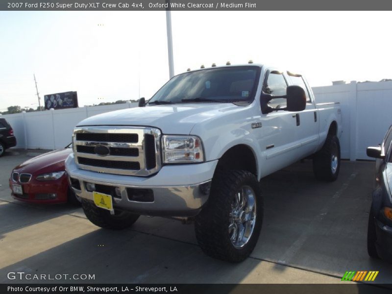 Oxford White Clearcoat / Medium Flint 2007 Ford F250 Super Duty XLT Crew Cab 4x4