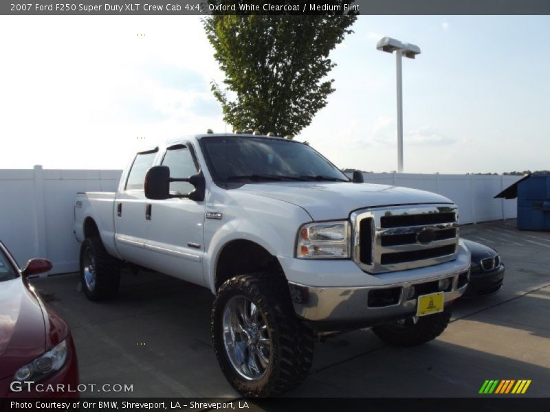 Oxford White Clearcoat / Medium Flint 2007 Ford F250 Super Duty XLT Crew Cab 4x4