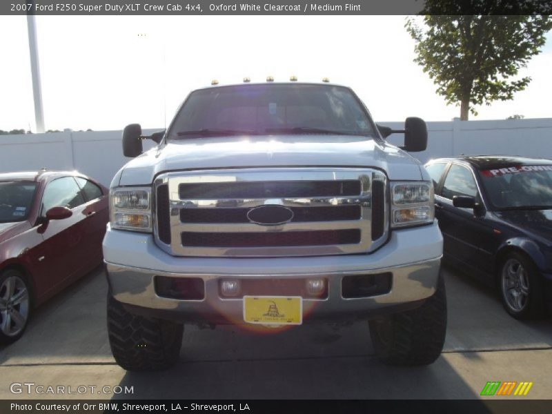 Oxford White Clearcoat / Medium Flint 2007 Ford F250 Super Duty XLT Crew Cab 4x4