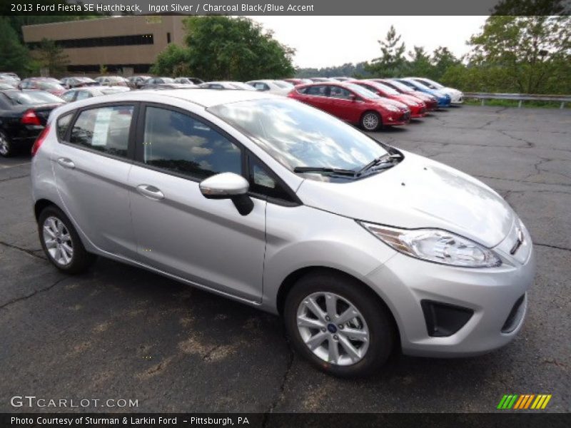 Ingot Silver / Charcoal Black/Blue Accent 2013 Ford Fiesta SE Hatchback