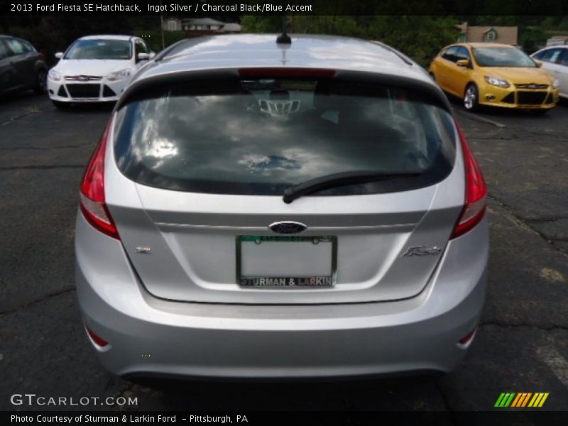 Ingot Silver / Charcoal Black/Blue Accent 2013 Ford Fiesta SE Hatchback
