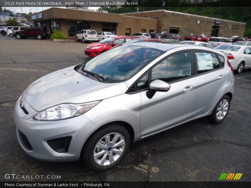 Front 3/4 View of 2013 Fiesta SE Hatchback