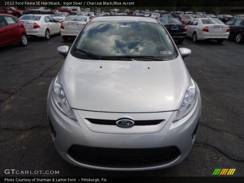 Ingot Silver / Charcoal Black/Blue Accent 2013 Ford Fiesta SE Hatchback